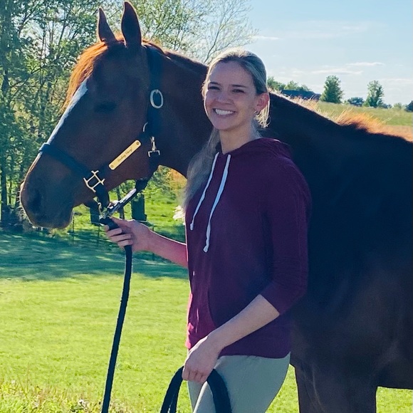 Meet your Posher, Jennifer - Picture 1 of 1